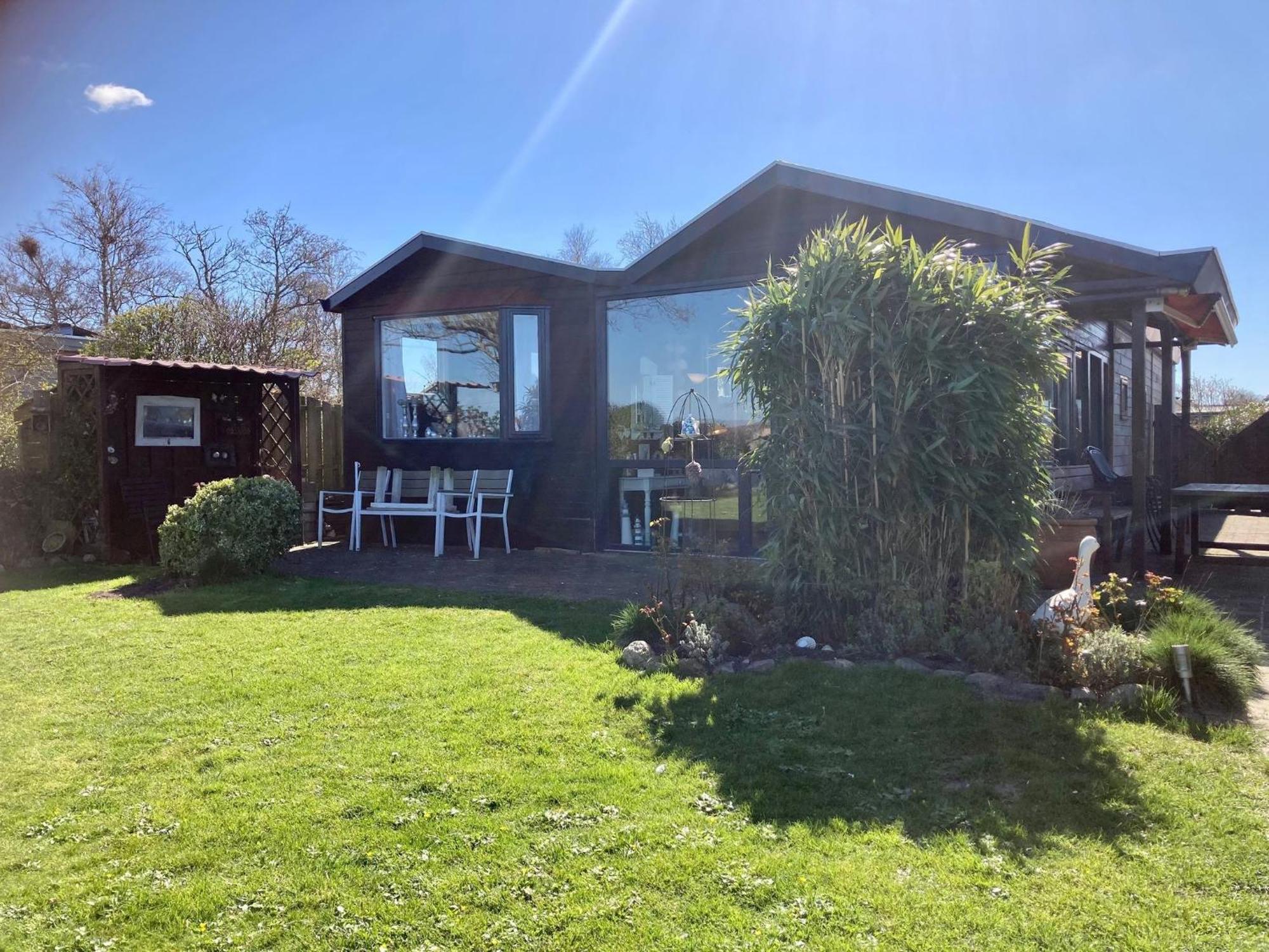 House Marijke With Winter Garden And Direct Access To The Lauwersmeer Anjum Exterior foto